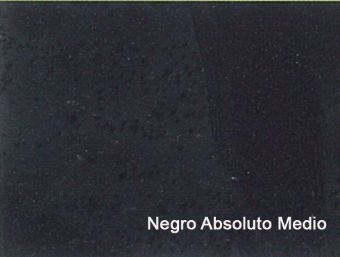 negro absoluto medio